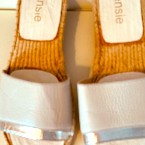 KENZIE Espadrille Flat Slide. Grayish Taupe Leather w/a Silver Accent. Size 11 - Picture 3 of 7